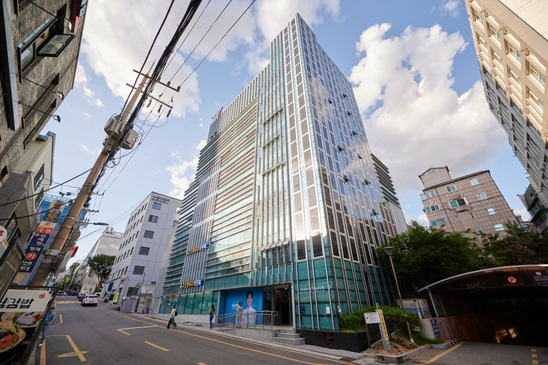 Slider image (2) Hugo Plastic Surgery